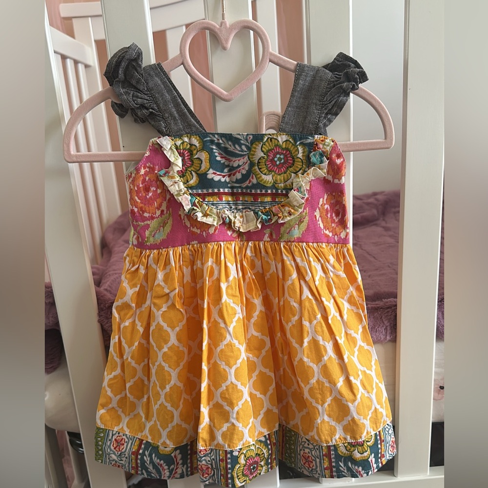 Vintage sweethoney, GUC considering age. So gorgeous